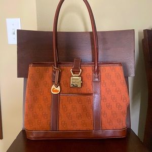 Dooney & Bourke shoulder bag